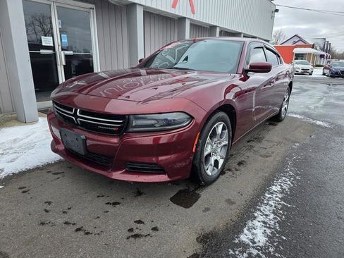 Used 2017 Dodge Charger SE w/ Popular Equipment Group image 4