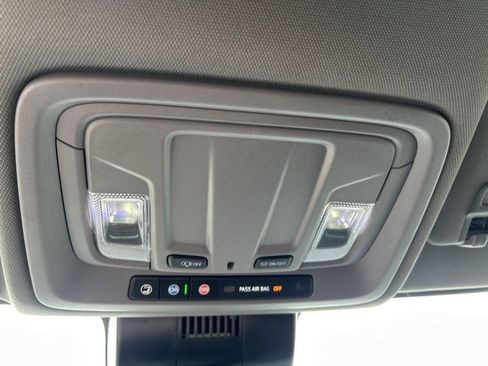 Used 2025 Chevrolet Silverado 1500 LT image 27