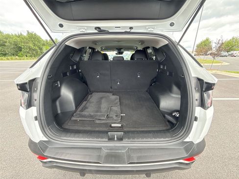 Used 2022 Hyundai Tucson SEL w/ Cargo Package AWD/4WD image 16