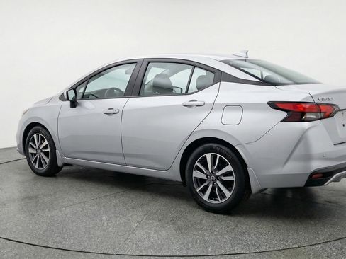 Used 2025 Nissan Versa SV image 6