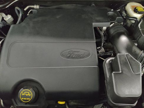 Used 2017 Ford Explorer XLT w/ Equipment Group 201A image 30