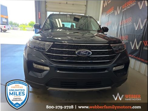 Used 2024 Ford Explorer XLT w/ Equipment Group 202A AWD/4WD image 2