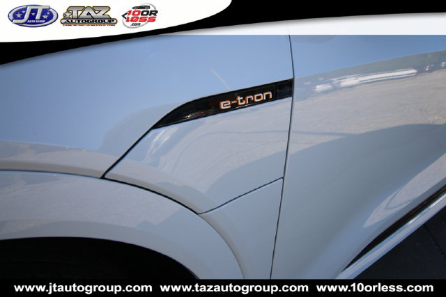 Used 2022 Audi e-tron Premium Plus w/ Premium Plus Package AWD/4WD image 10