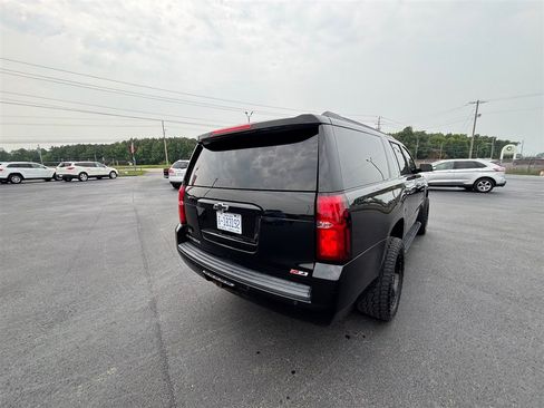 Used 2019 Chevrolet Suburban LT AWD/4WD image 6
