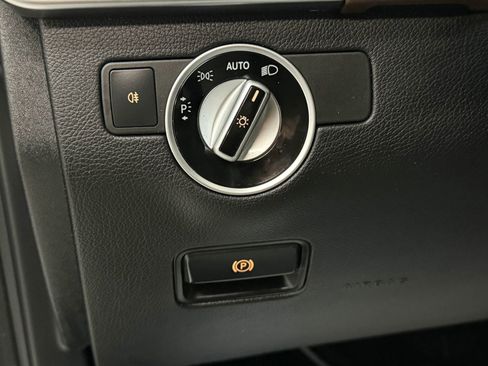 Used 2013 Mercedes-Benz GL 450 GL 450 4MATIC Sport Utility 4D w/ Premium 2 Pkg image 31