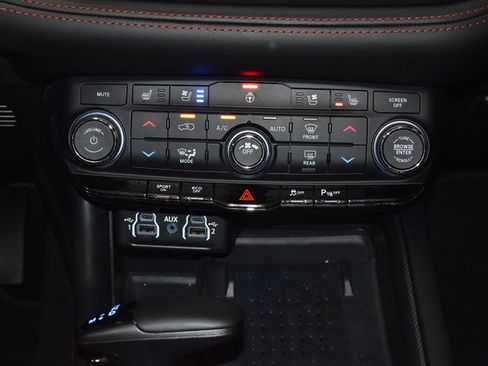 Used 2025 Dodge Durango R/T w/ Blacktop Package AWD/4WD image 32