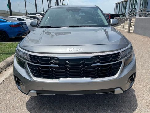 New 2026 Kia Seltos LX FWD image 2