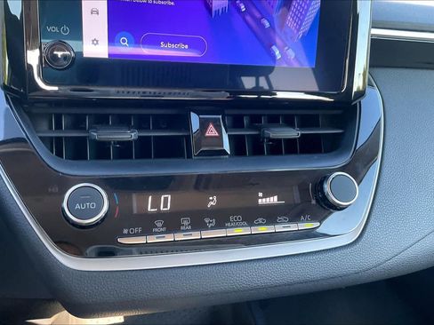 Used 2024 Toyota Corolla LE FWD image 32