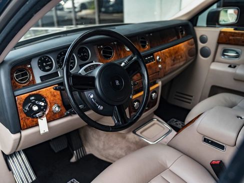 Used 2004 Rolls-Royce Phantom Sedan RWD image 17