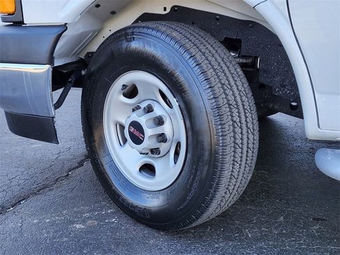 Used 2023 GMC Savana 2500 w/ Driver Convenience Package image 23