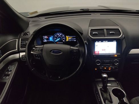 Used 2017 Ford Explorer XLT w/ Equipment Group 201A AWD/4WD image 22