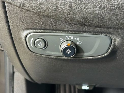 Used 2022 Chevrolet Equinox LS AWD/4WD image 12