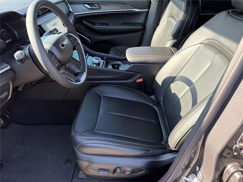 New 2026 Jeep Grand Cherokee Limited w/ Limited Altitude Package image 9