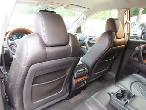 Used 2010 Buick Enclave CXL AWD/4WD image 16