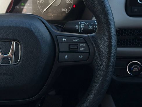 Certified 2025 Honda HR-V LX image 18