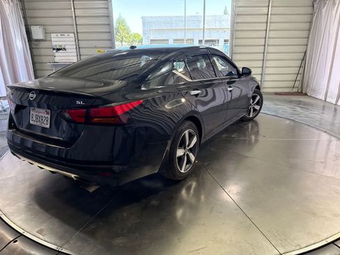 Used 2019 Nissan Altima 2.5 SL FWD image 5