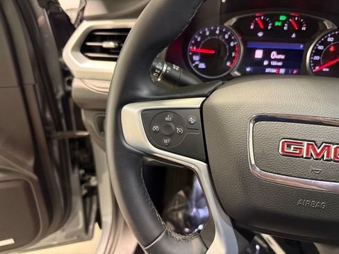Used 2023 GMC Acadia SLT AWD/4WD image 17