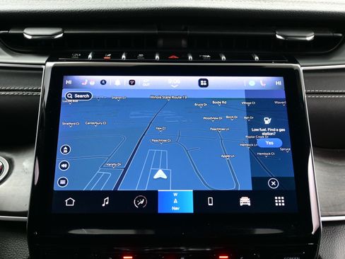 Used 2023 Jeep Grand Cherokee Limited image 20