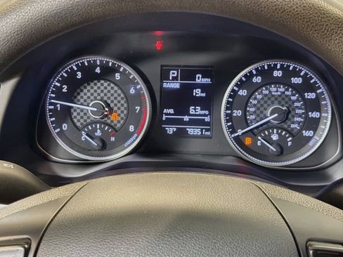 Used 2019 Hyundai Elantra SE w/ Cargo Package FWD image 14
