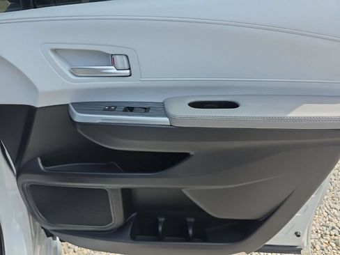 Certified 2025 Toyota Sienna XLE AWD/4WD image 17