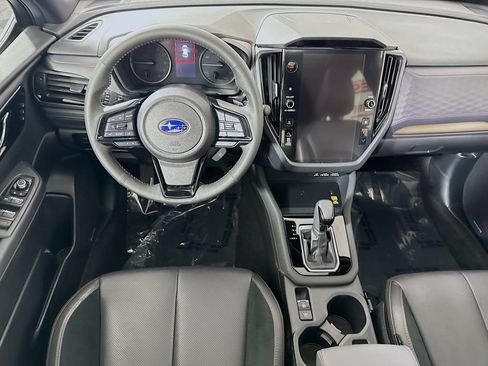 Used 2025 Subaru Forester Touring AWD/4WD image 4