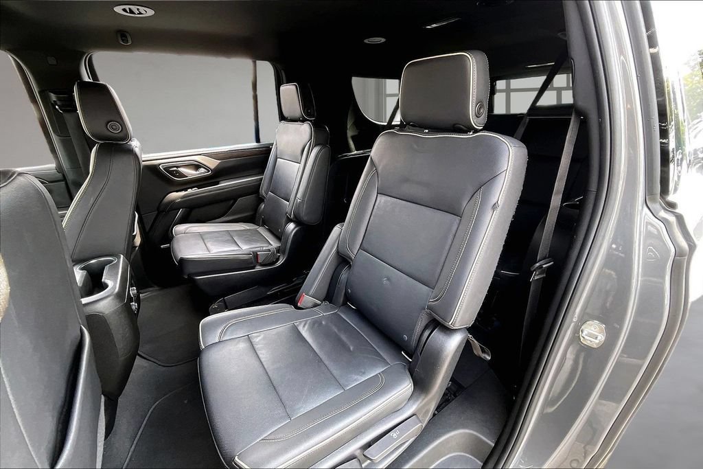 Used 2022 Chevrolet Suburban Premier AWD/4WD image 26