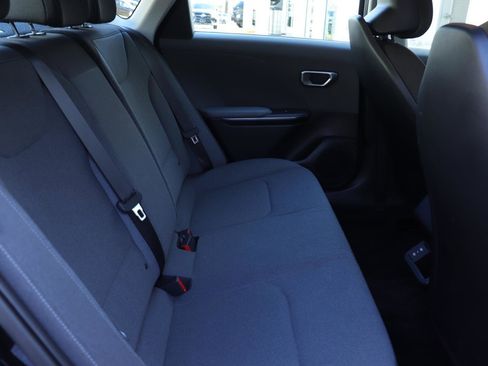 Used 2025 Kia K4 LXS image 19