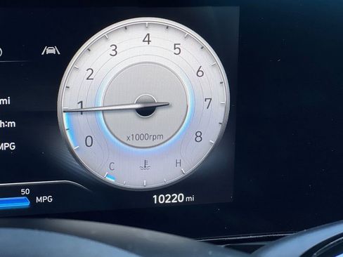 Certified 2024 Hyundai Elantra SEL image 22