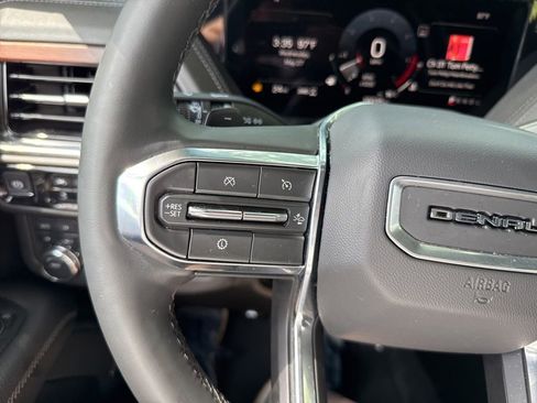 Used 2025 GMC Yukon Denali AWD/4WD image 43