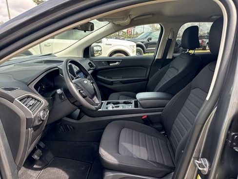 New 2024 Ford Edge SE image 9