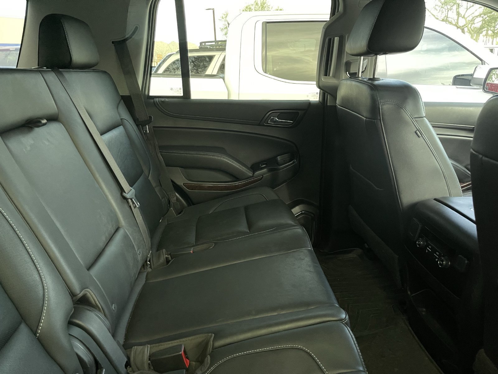 Used 2019 GMC Yukon SLT w/ HD Trailering Package AWD/4WD image 6