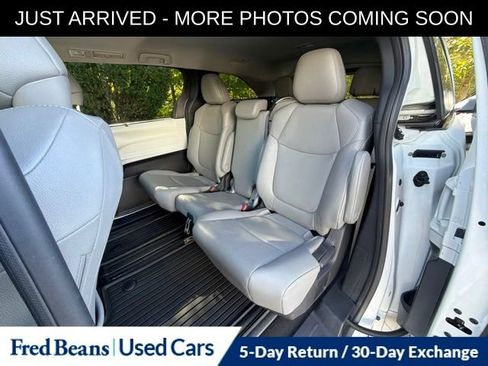 Used 2025 Toyota Sienna XLE FWD image 13