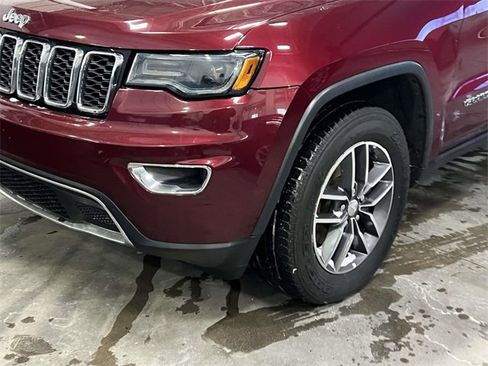 Used 2017 Jeep Grand Cherokee Limited w/ Luxury Group II image 9