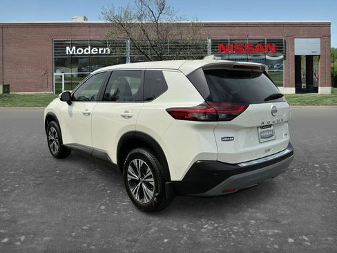 Certified 2023 Nissan Rogue SV image 2