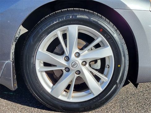 Used 2015 Nissan Altima 2.5 SV image 30