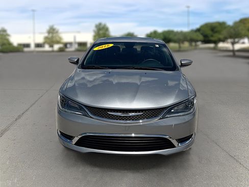 Used 2016 Chrysler 200 Limited w/ Anniversary Edition FWD image 20