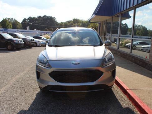 Used 2021 Ford Escape SE w/ Cold Weather Package image 5