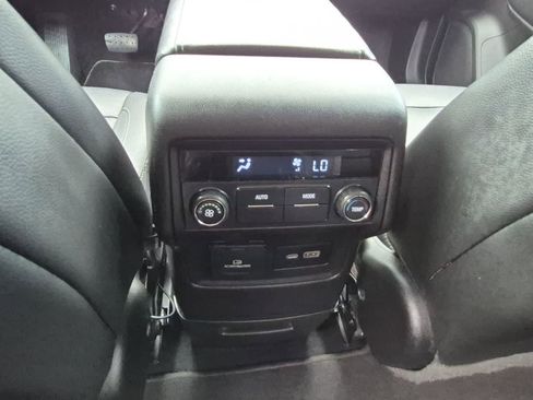 Used 2020 GMC Acadia SLT FWD image 20