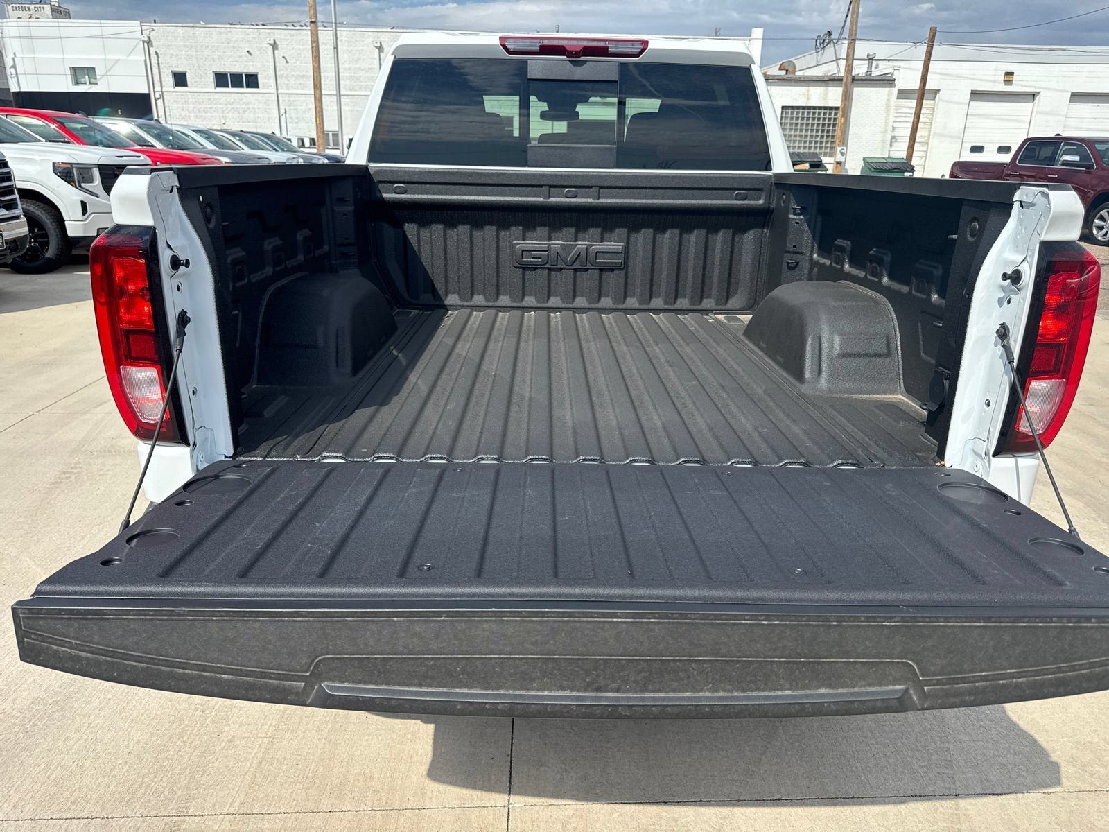 New 2026 GMC Sierra 1500 Elevation w/ Elevation Premium Package AWD/4WD image 26