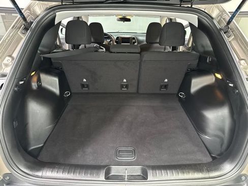 Used 2019 Jeep Cherokee Latitude w/ Popular Appearance Group AWD/4WD image 23