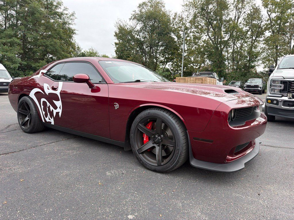 Used 2019 Dodge Challenger SRT Hellcat RWD image 2