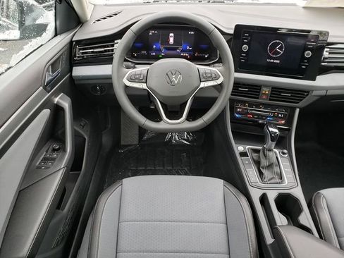 New 2026 Volkswagen Jetta SE FWD image 10