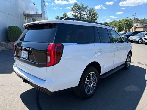 Used 2025 Ford Expedition Active AWD/4WD image 7