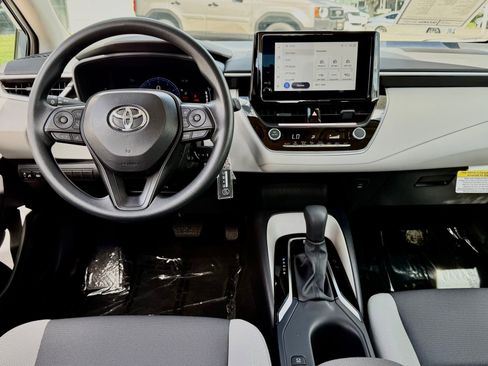 Used 2026 Toyota Corolla LE w/ Carpet Mat Package (TMS) FWD image 38