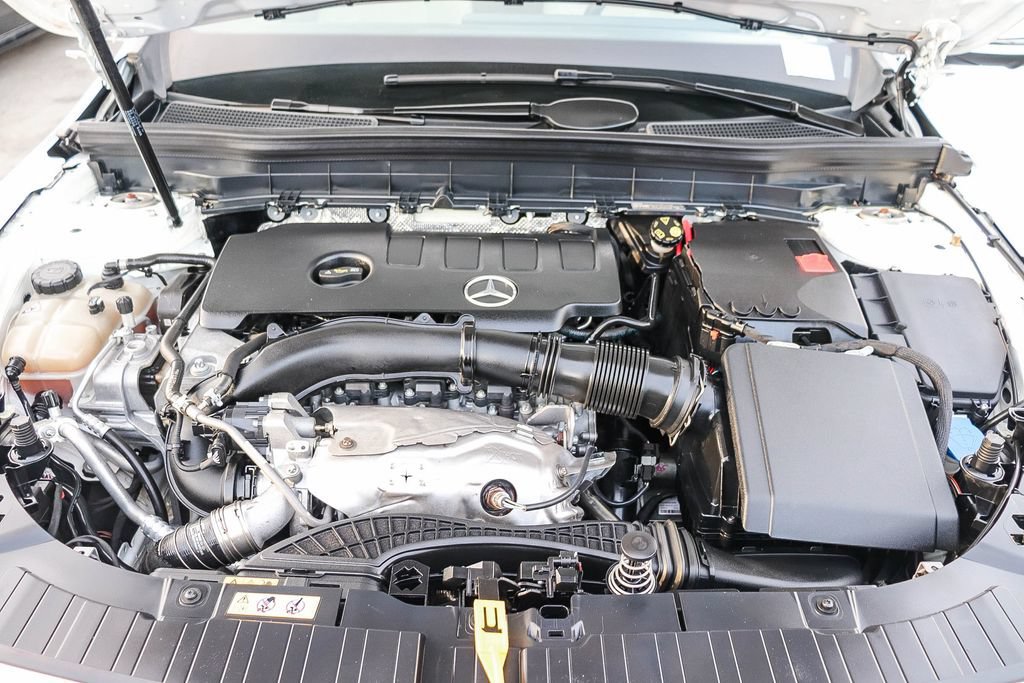 Used 2021 Mercedes-Benz GLB 250 image 30