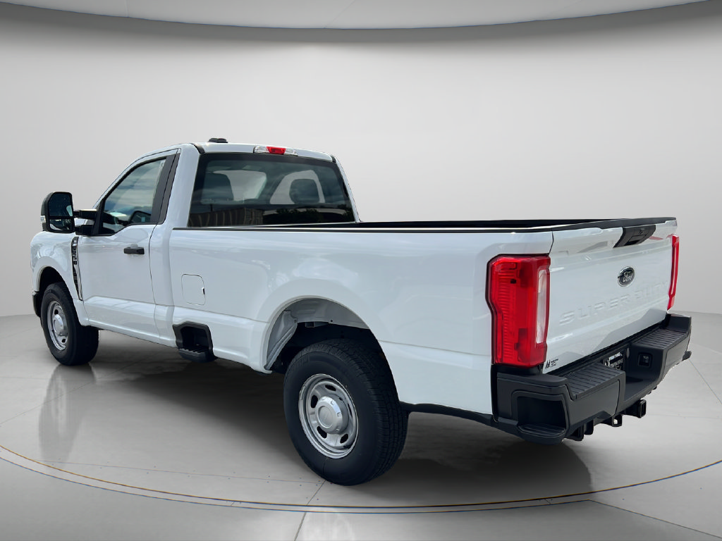 Used 2023 Ford F250 XL RWD image 5