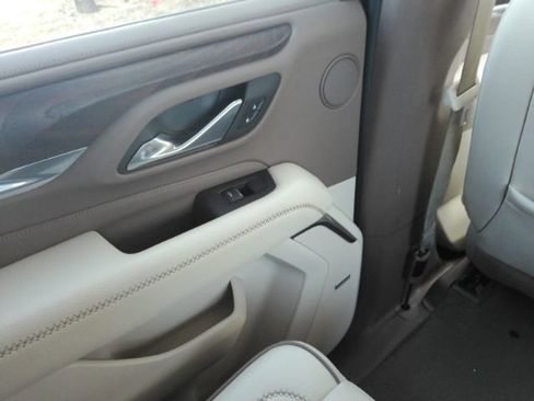 Used 2023 GMC Yukon XL Denali image 31