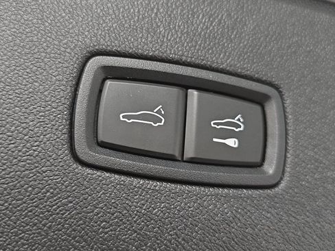 Certified 2022 Porsche Cayenne GTS AWD/4WD image 32