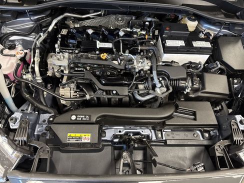 Used 2023 Toyota Corolla Cross XLE w/ Convenience Package image 14