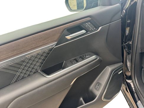 Used 2025 GMC Acadia Denali w/ LPO, Floor Liner Package AWD/4WD image 19